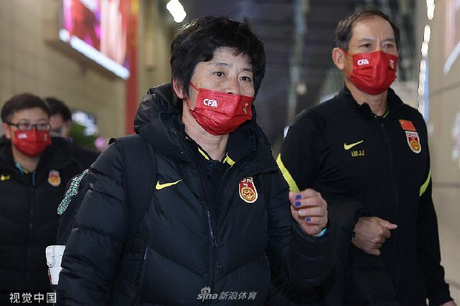 该片由白客、蓝盈莹、张海宇、周楚濋、曹骏、王玉雯、蒋易、李晨晖、范明、蒋雯丽等出演，讲述荷尔蒙爆棚的少年在火爆教头的高压管理下，上演了三重爱情趣事